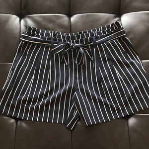 Banana Republic paper-bag shorts